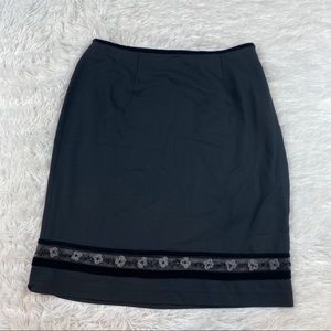 Moschino wool blend pencil Skirt with lace trim in black Made in Italy